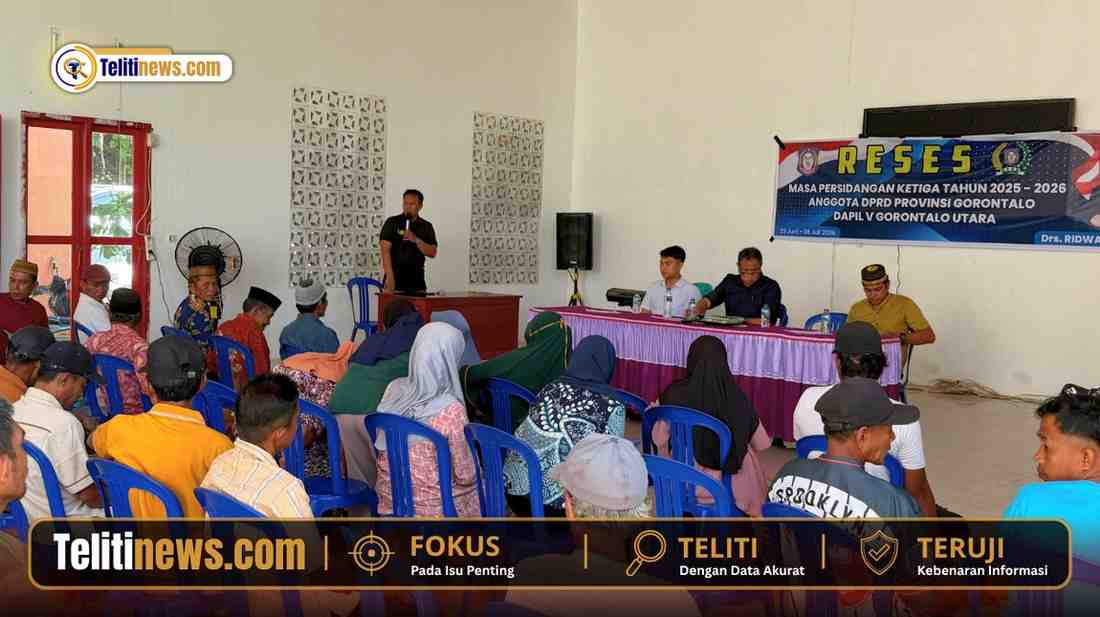 Wakil Ketua I DPRD Provinsi Gorontalo Ridwan Monoarfa berdialog dengan warga Desa Kikia saat kegiatan reses masa persidangan ketiga Tahun Sidang 2025–2026 di Kecamatan Sumalata, Gorontalo Utara.