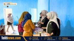 Mahasiswa KKD 30 UMGO mengolah kulit kakao menjadi teh herbal TIRTEA ASRI